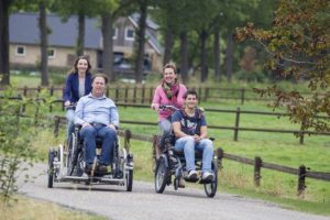 Velo pour les personnes handicapés en siège roulant